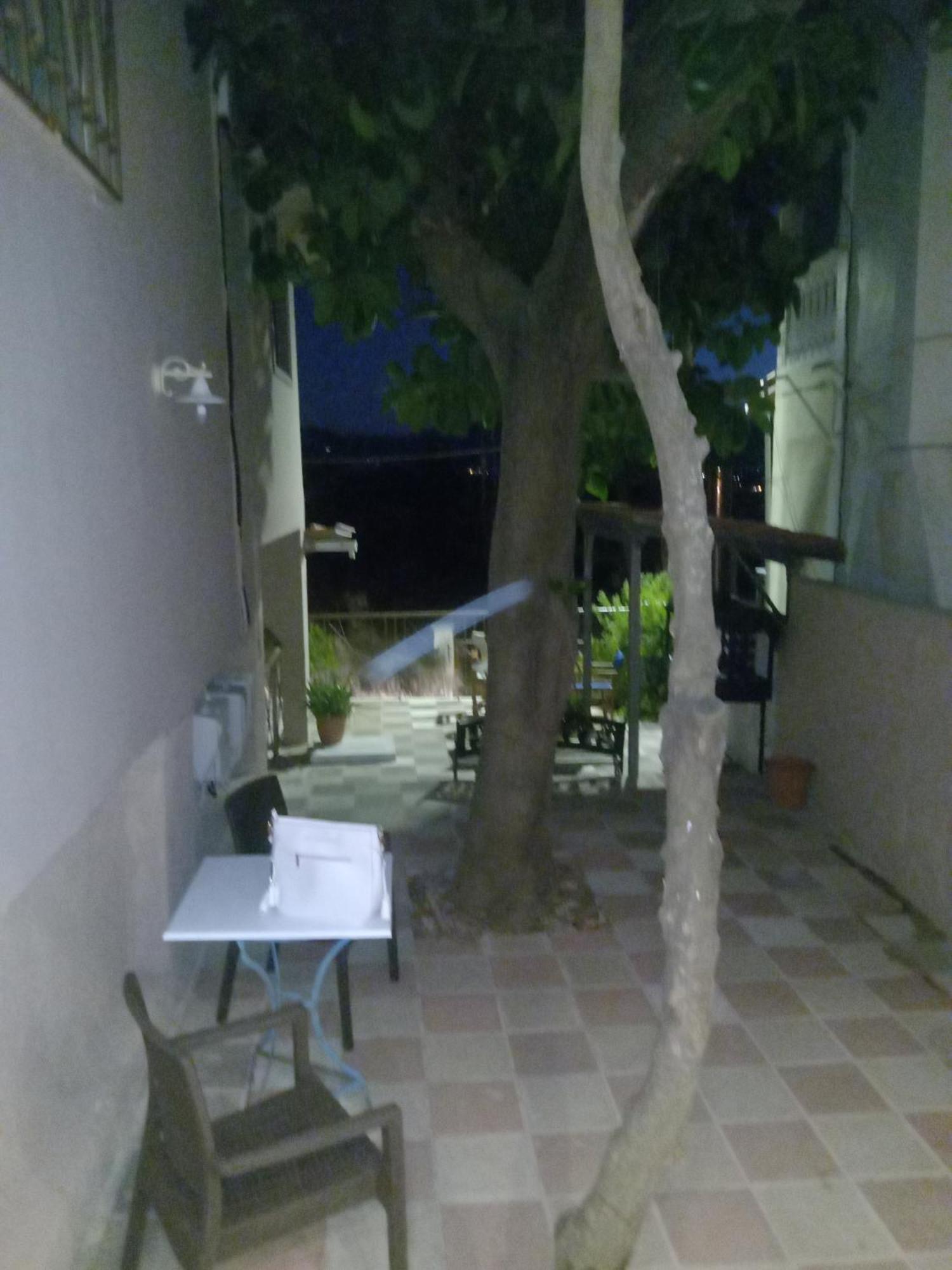 Menegis Apartment ザキントス エクステリア 写真