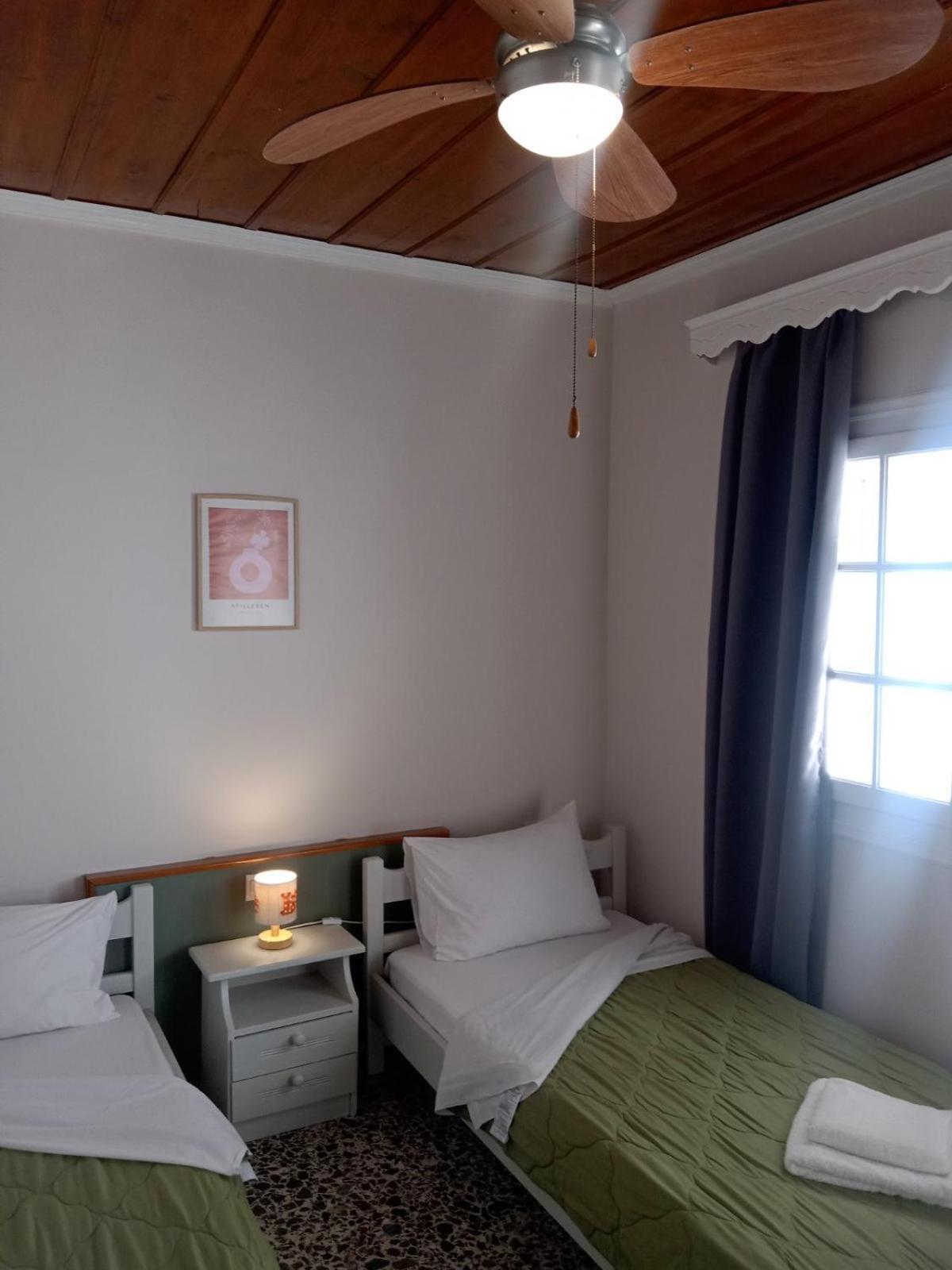 Menegis Apartment ザキントス エクステリア 写真